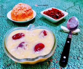 搭配早餐包和小黄瓜咸菜一起吃超级棒