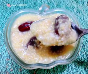 红枣小米燕麦粥入口香浓微微有点甜