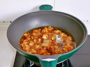 加入1小碗纯净水。