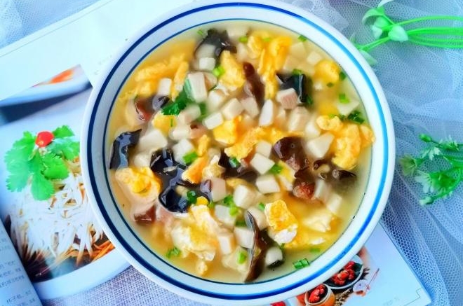 杏鲍菇鸡蛋汤