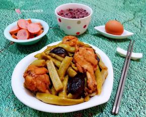 搭配一碗杂粮饭、香肠、鸡蛋一起吃棒极了