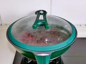 盖上盖子煮3分钟。