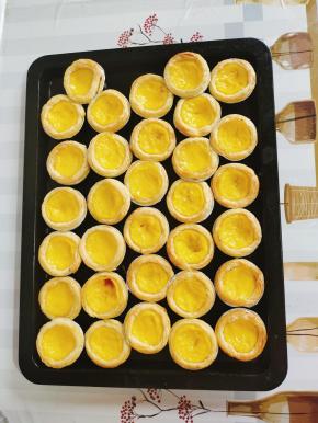 外表酥脆，奶香味儿十足，香嫩幼滑的脆皮蛋挞就做好了！