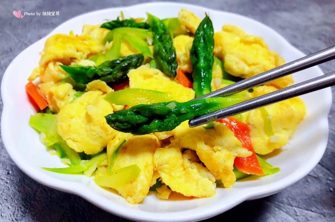 芦笋胡萝卜炒蛋