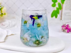 蝶豆花含花青素，有抗氧化，抗衰老。