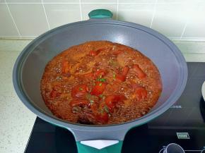 撒少许的葱花提香。