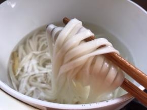 煮至面条透明状