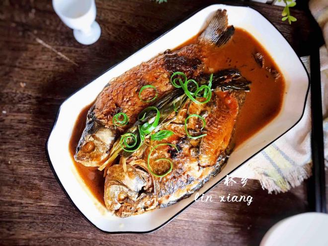葱烤鲫鱼