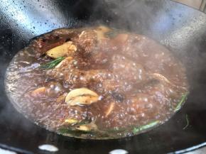 大火煮沸后转小火烧8分钟