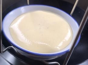 再取出蒸好的鸡蛋