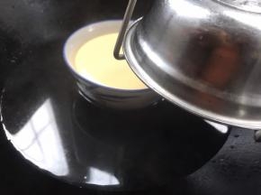 关火后焖2分钟，先取下碗