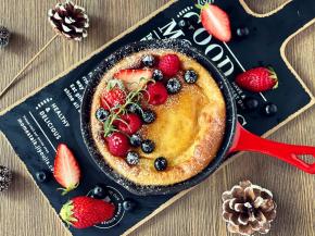 然后筛上糖霜即可，糖霜主要是装饰的作用，不加也可以哒。