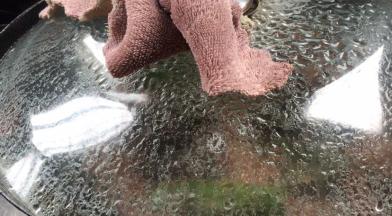 沸腾后转中火焖1分钟