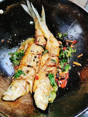 起锅前放入一勺太太乐鲜鸡汁即可！