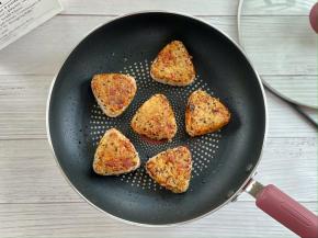 两面煎好后盛出