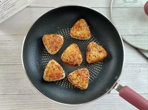 两面煎好后盛出