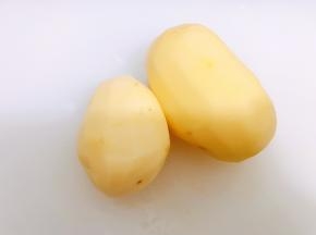 土豆去皮洗净
