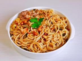 加入蛋丝，肥牛，香菜就好啦！