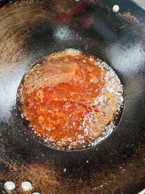 加入适量的清水煮开！