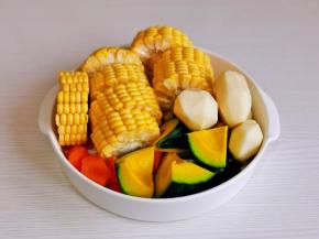 准备配菜，可以根据自己喜欢搭配。