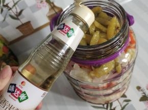 倒入半瓶白醋！（190克）