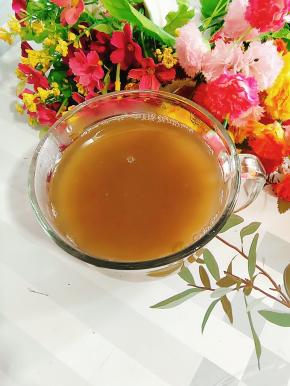 冰凉沁爽，香甜软糯起沙的绿豆甜汤就做好了！请君品尝！