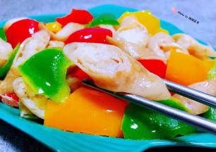 肥肠入口香浓混搭彩椒的清香真是让人回味无穷