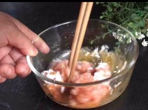 拌匀腌制备用