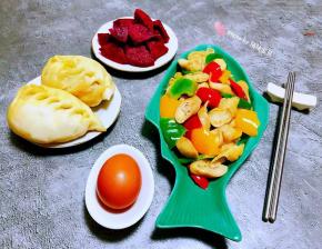 彩椒炒肥肠是一道经典的美味佳肴也是宴客的拿手好菜