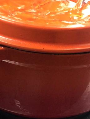 盖上锅盖，转小火煮1小时