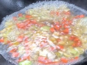 加入玉米粒煮熟