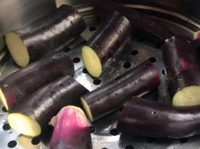 放入开水锅中蒸8分钟