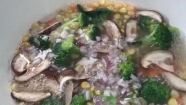 大火煮沸，加入盐拌匀即可