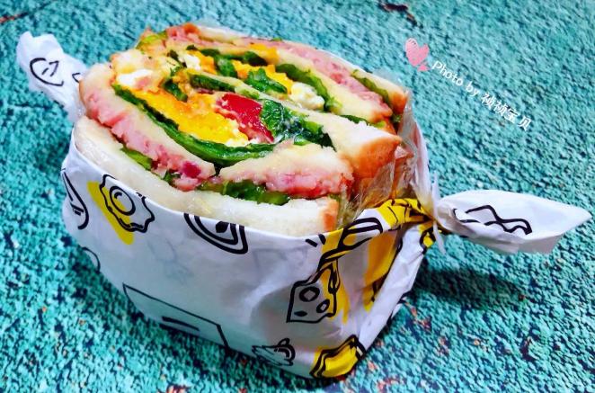 午餐肉番茄煎蛋吐司