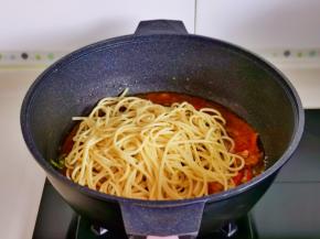 加煮熟的意面。