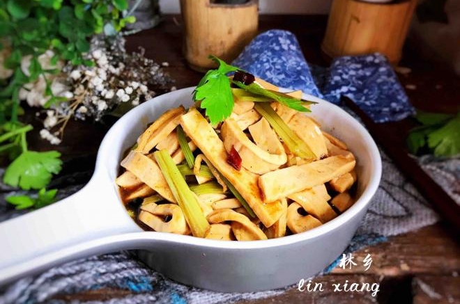 西芹炒豆腐干