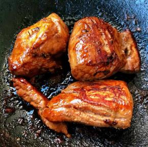 汤汁㸆干再淋入少许蜂蜜即可出锅