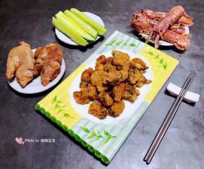 生蚝炸着吃非常香浓还不失生蚝原有的鲜美