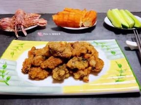 搭配清蒸皮皮虾、油条、青瓜一起吃太棒了