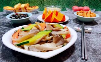 营养丰富的早餐满满的正能量噢