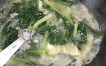 调入味精拌匀即可