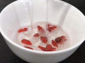 枸杞洗净