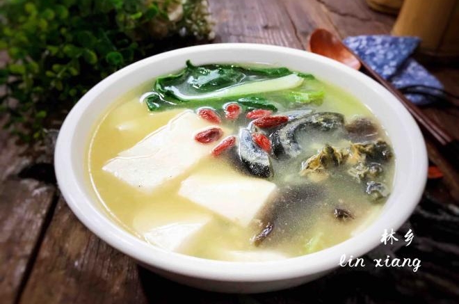 皮蛋豆腐汤