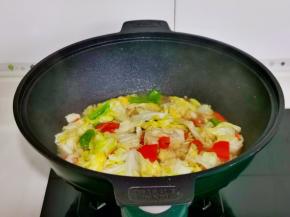 翻炒1分钟关火出锅。