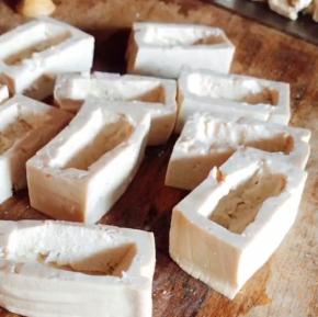 在中间挖一窝巢