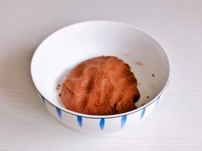 翻拌均匀至无干粉。