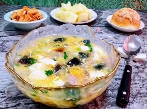 搭配肉丝面包、脆锅巴、哈密瓜一起吃太棒了