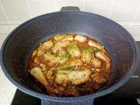 出锅前撒点葱花。