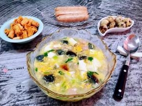 皮蛋豆腐香肠汤也是减肥小伙伴们的福音