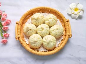 香喷喷的鸟蛋包子出锅啦！